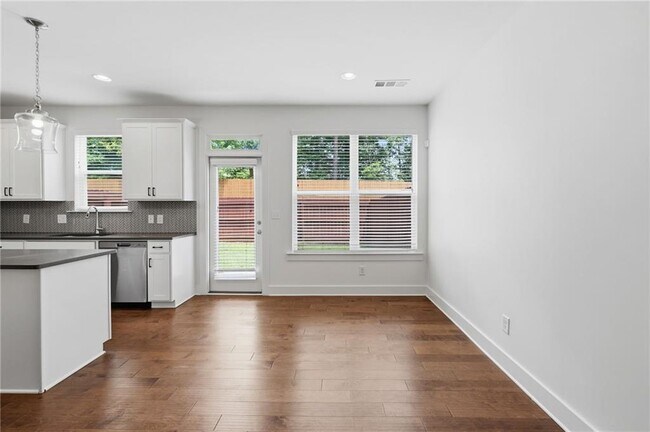 Building Photo - 5372 Brooklands Dr