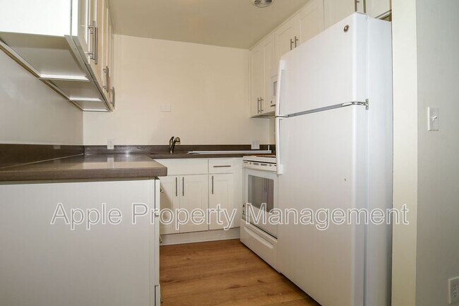 Building Photo - 9244 Greenwood Ave N