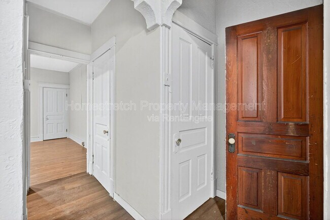 Building Photo - 551 Bates St