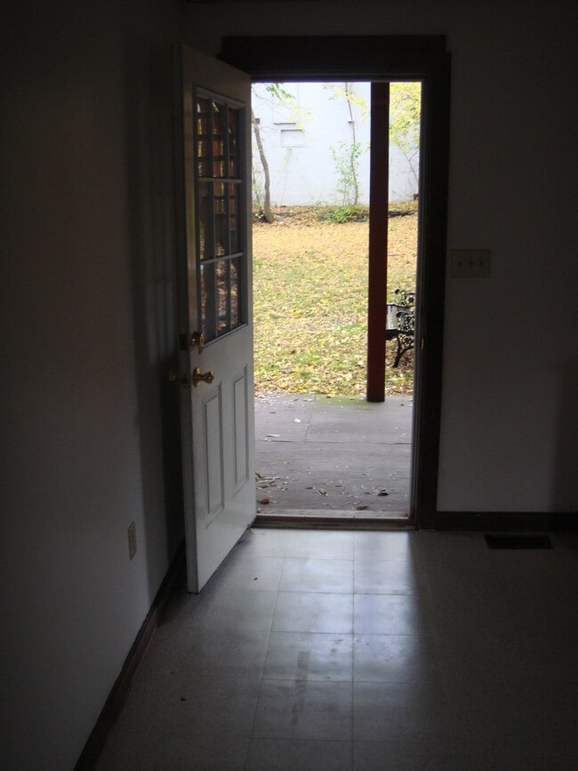 Building Photo - 282-BLD