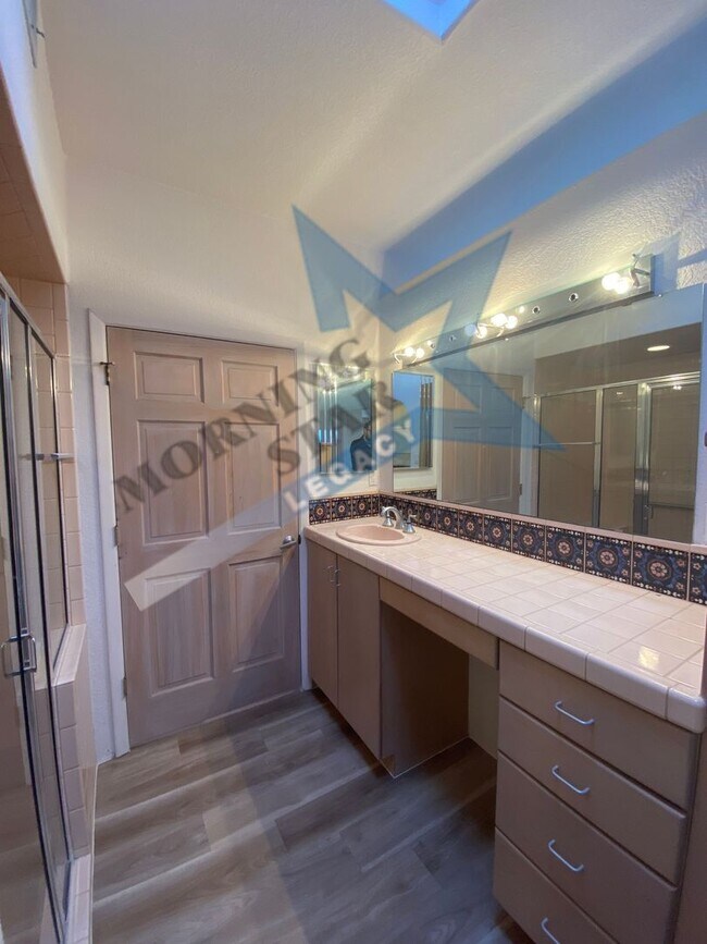 Building Photo - VIEWS!!  Spacious home in Picacho Hills!