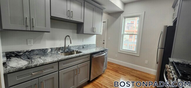 Building Photo - 17 Verrill St