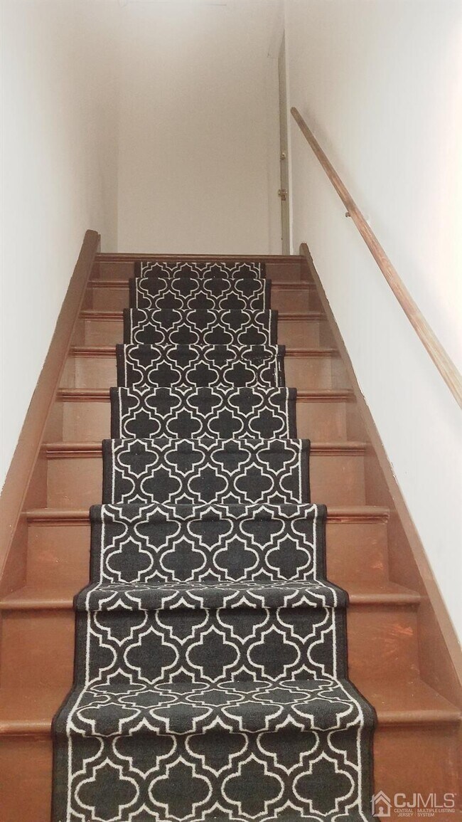 Building Photo - 105 Colletti Ct