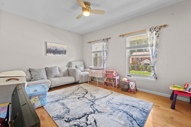 Building Photo - 16611 Highland Summit Dr