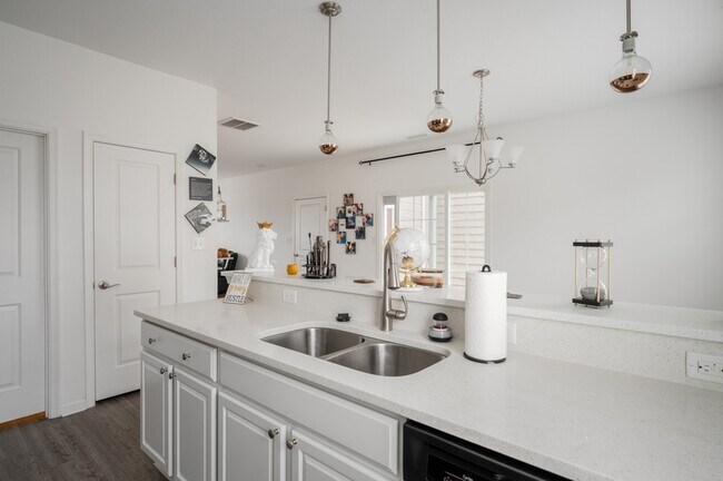 Building Photo - 2040 Canning Pl