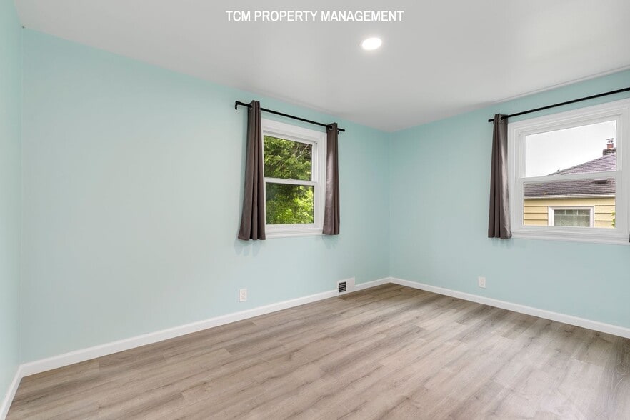 Building Photo - 7200 28th Ave NE