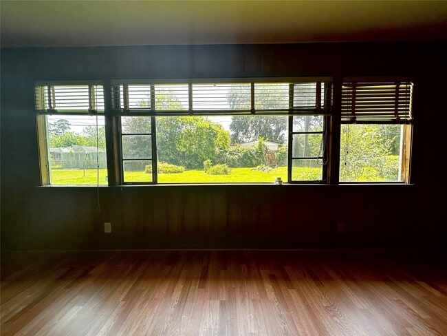 Building Photo - 5210 Stuyvesant Ln