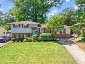 Building Photo - 832 Stanfield Dr