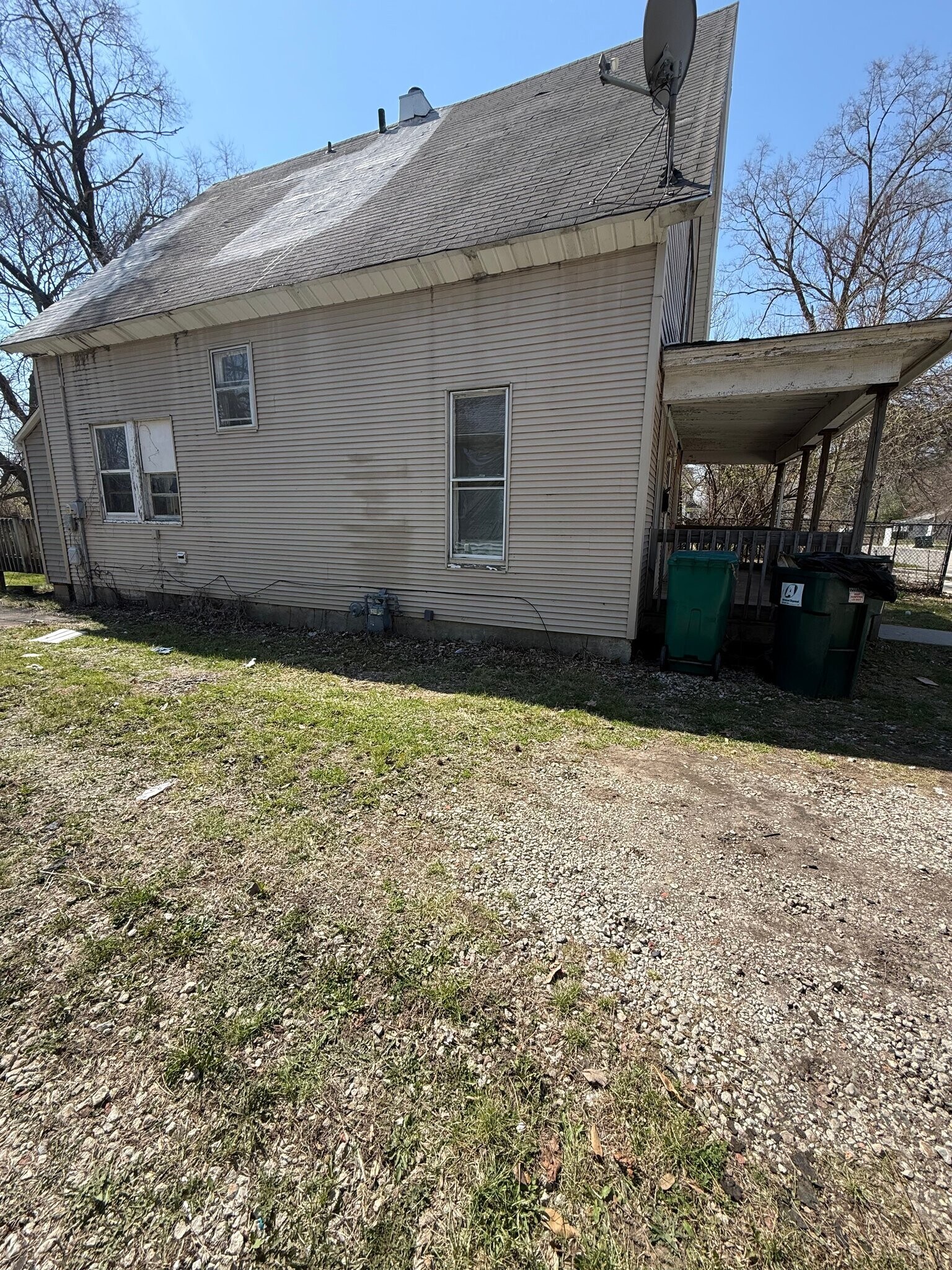 Building Photo - 767 E Whitmer St