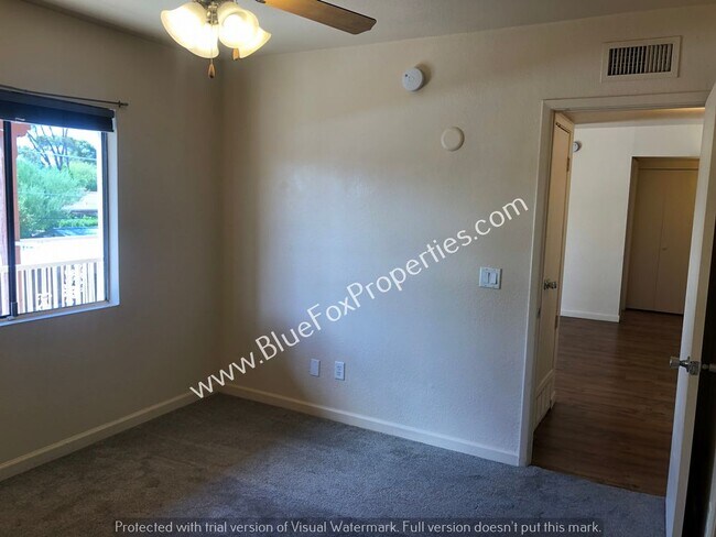 Building Photo - 3357 N Country Club Rd