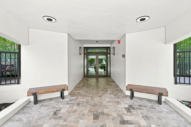Building Photo - 1301 River Reach Dr