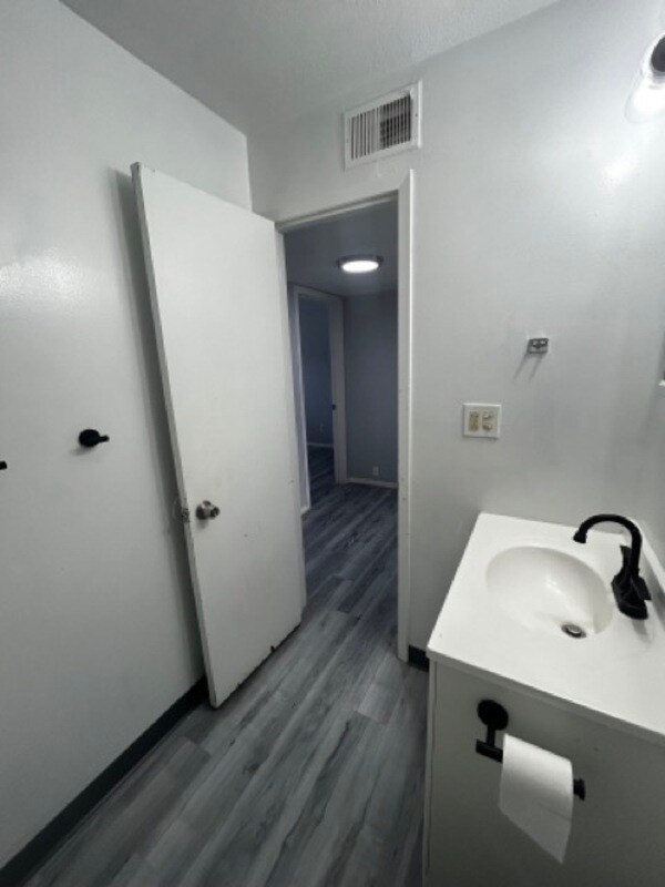 Building Photo - 3309 Wood Ave
