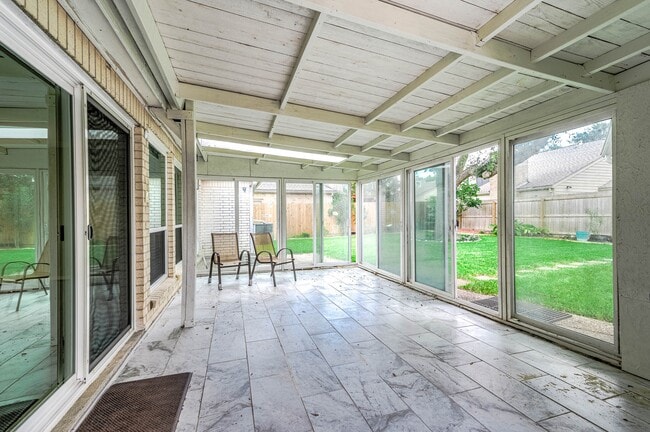 Building Photo - 12302 Piping Rock Dr