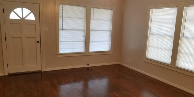 Building Photo - 2202 County Rd 1125