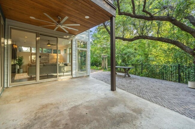 Building Photo - 133 Frederick St