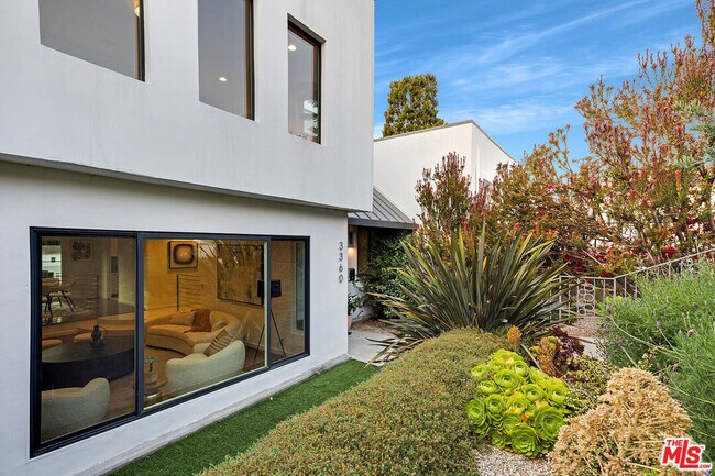 Building Photo - 3360 Ley Dr