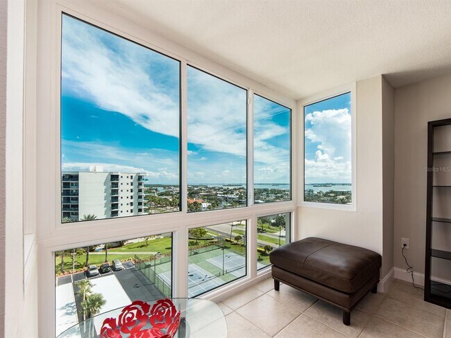 Building Photo - 660 Island Way