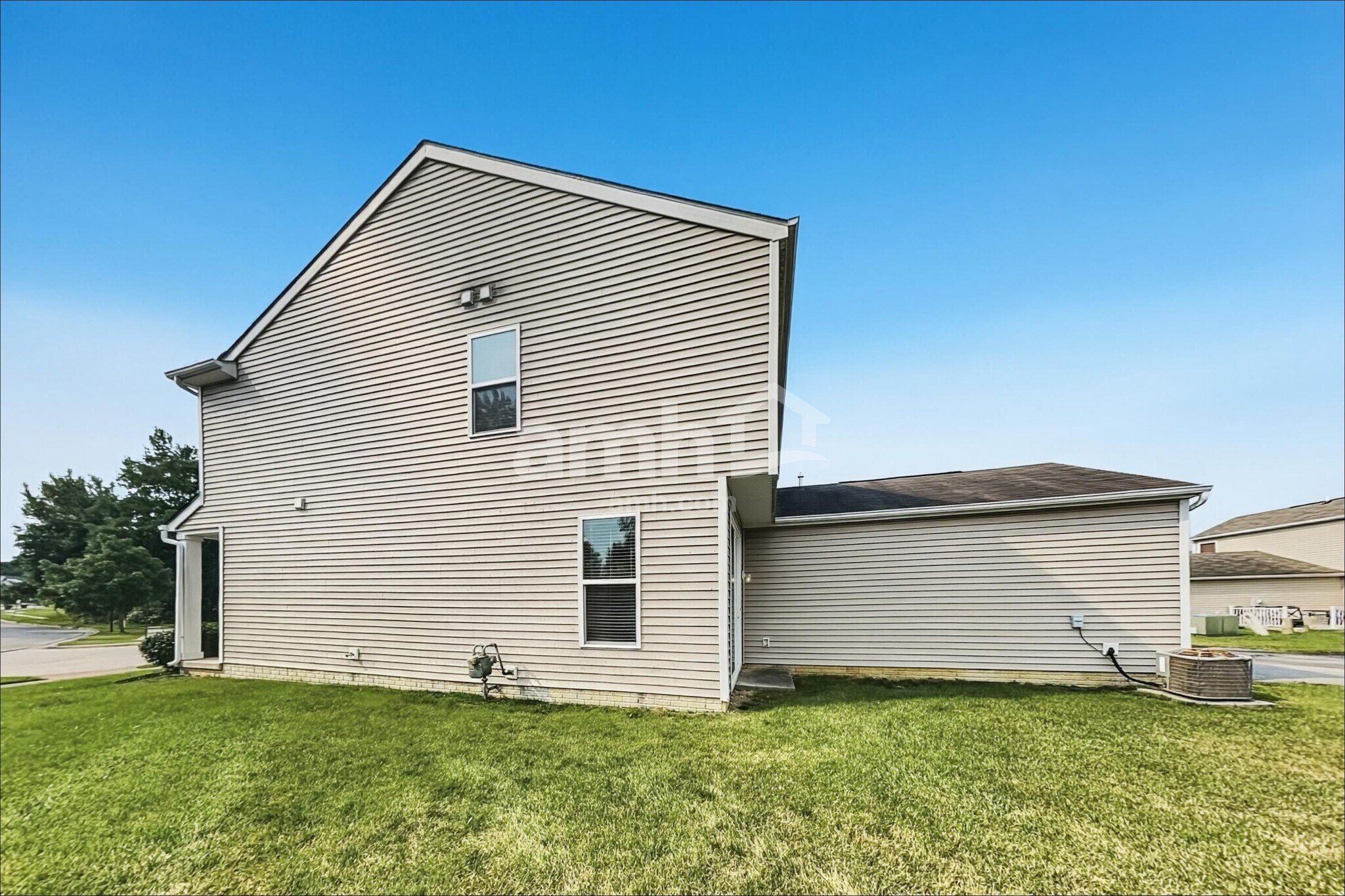 Building Photo - 7266 Rondeau Dr