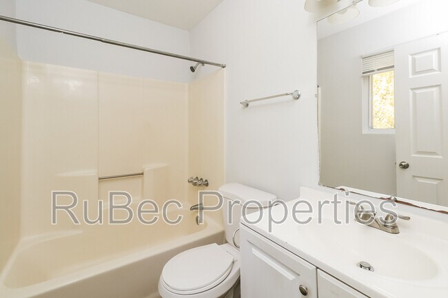 Building Photo - 9517 Newell Hickory Grove Rd