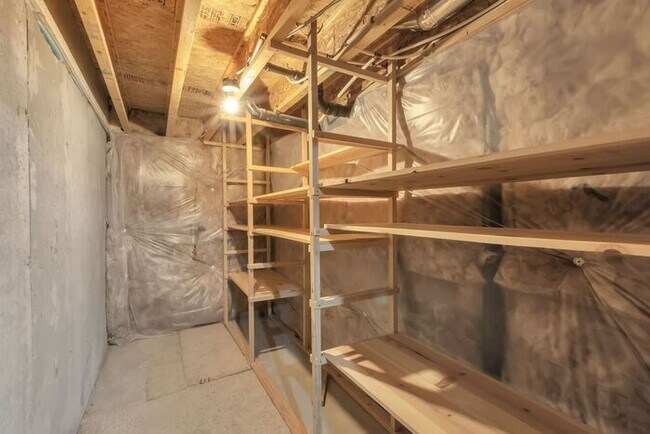 Building Photo - Stunning Saratoga Springs Townhome