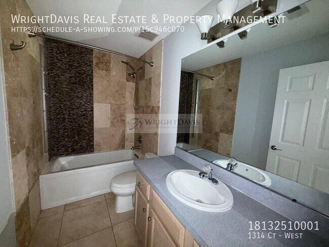 Building Photo - 1314 Ct-West