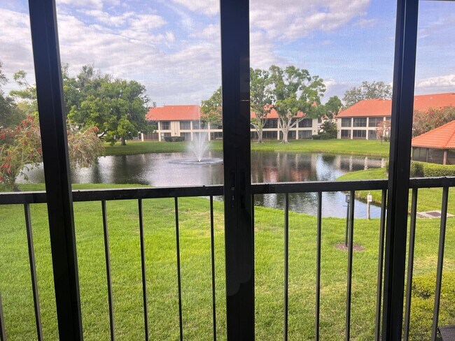 Building Photo - 2bd/2ba Townhome