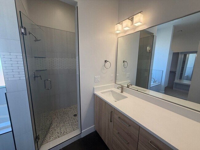 Building Photo - Brand New 4 Bedroom Home!!