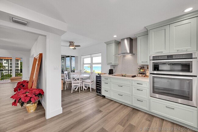 Building Photo - 2871 N Ocean Blvd
