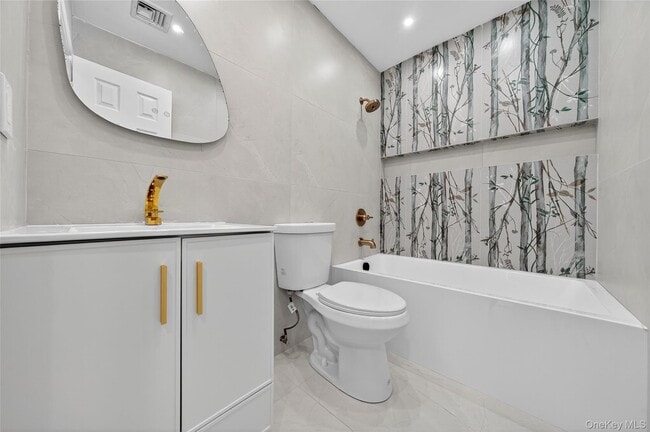 Building Photo - 18 Fordham Ln