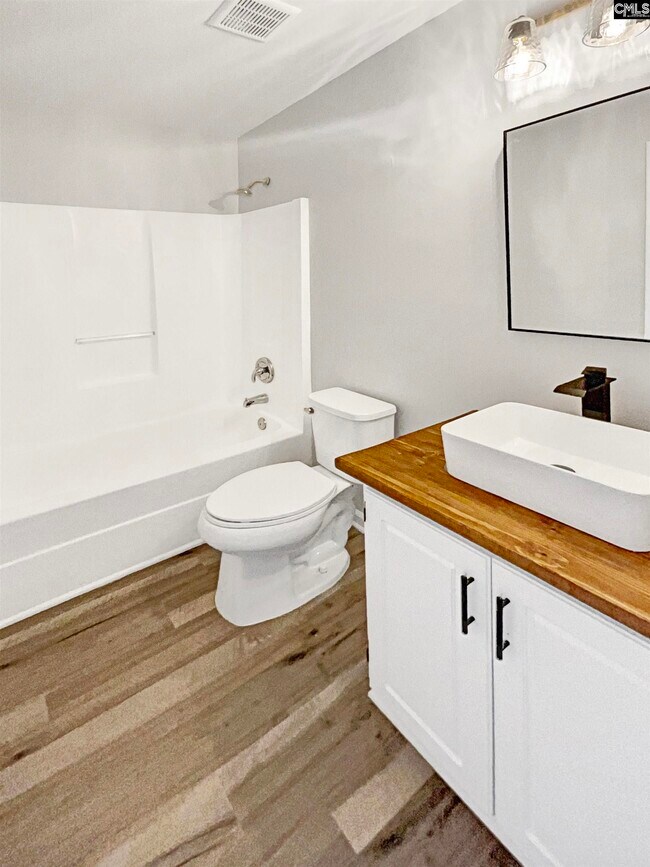 Building Photo - 30 Hampton Oaks Pl