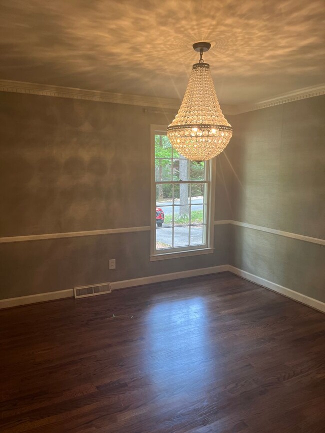 Building Photo - $500.00 off the  1st full months rent!  Gr...