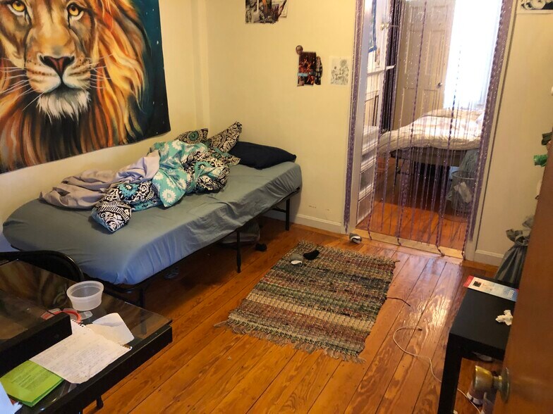 Bedroom #1 - 57 Shannon St