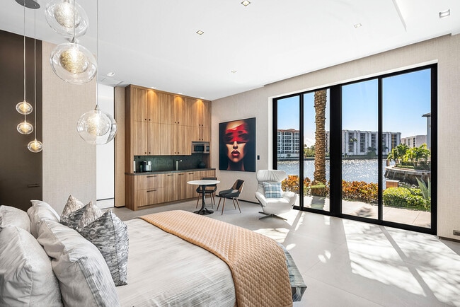 Building Photo - 2934 NE 8th Ave