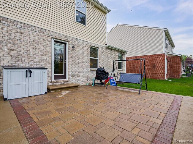 Building Photo - 8640 Quincy Dr