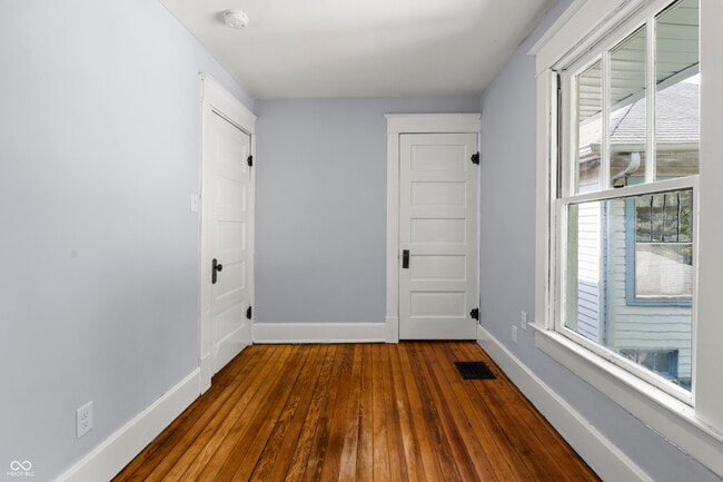 Building Photo - 2330 E 16th St