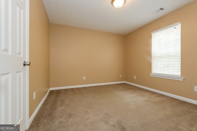 Building Photo - 1488 Buckingham Pl