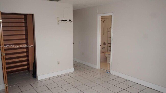 Building Photo - 4909 SW 144th Ct