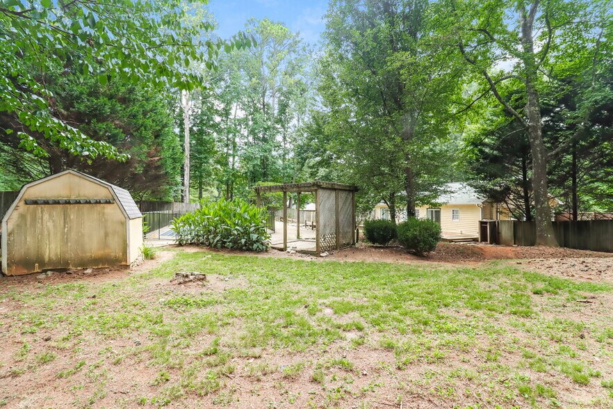 Building Photo - 155 Sunny Ln