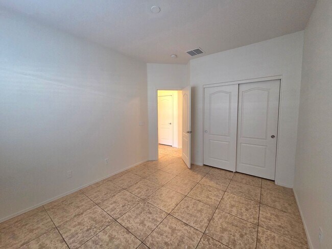 Building Photo - Beautiful 4 Bed/2 Bath in Goodyear!