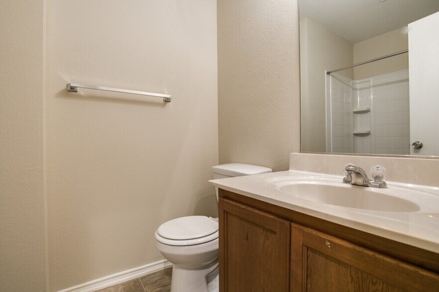 Building Photo - 1017 Maidenhair Ln