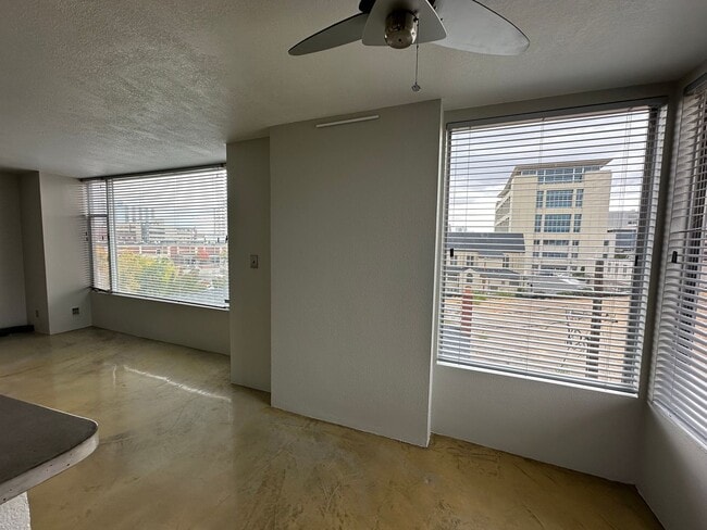 Building Photo - 280 Island Ave