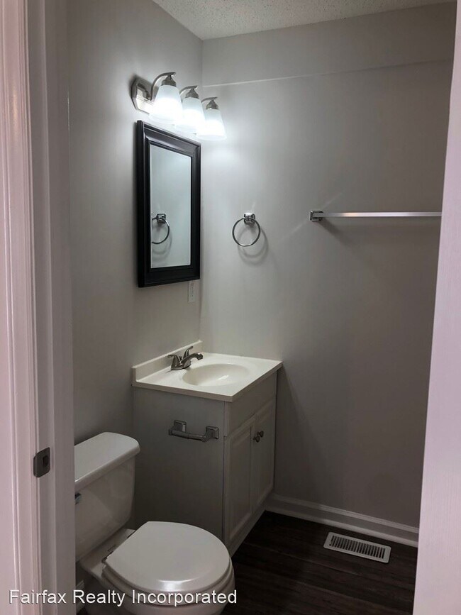 Building Photo - 3 br, 2 bath House - 510 E Nelson Ave