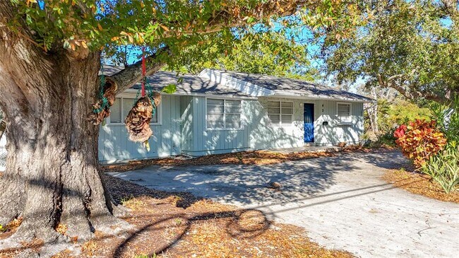 Building Photo - 424 72nd St N