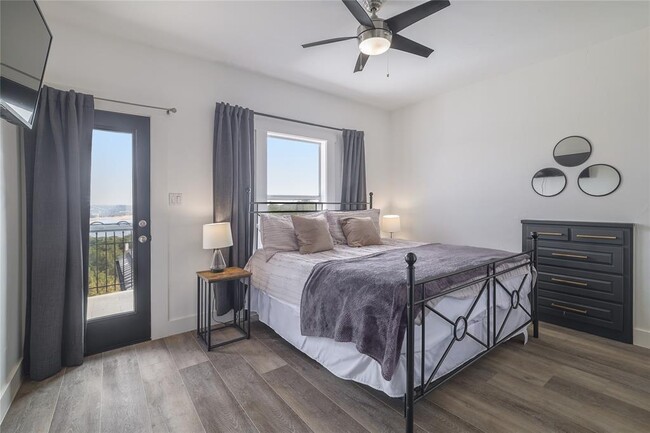 Building Photo - 1128 Thurman Bluff Dr