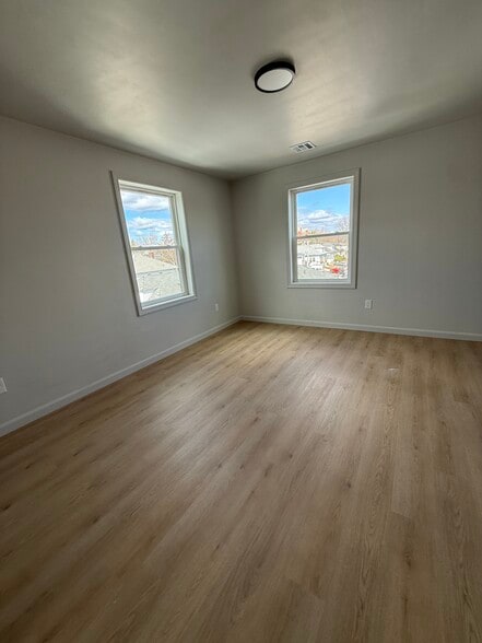 Building Photo - 119 Farm St