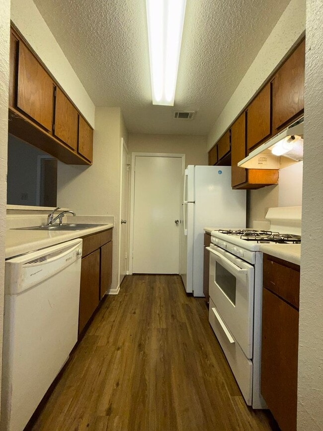 Building Photo - 12812 Tomanet Trail