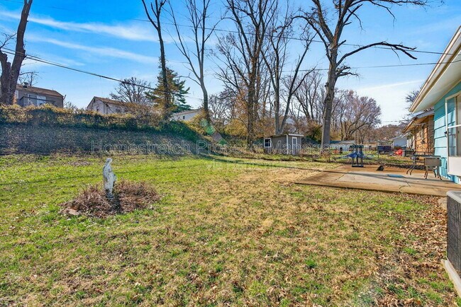 Building Photo - 1108 Renshaw Dr