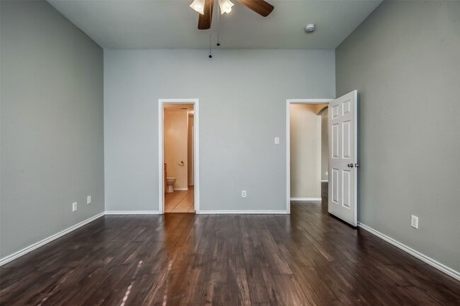 Building Photo - 10091 Summit Run Dr