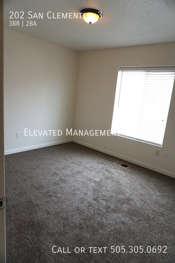 Building Photo - 202 San Clemente Ave NW