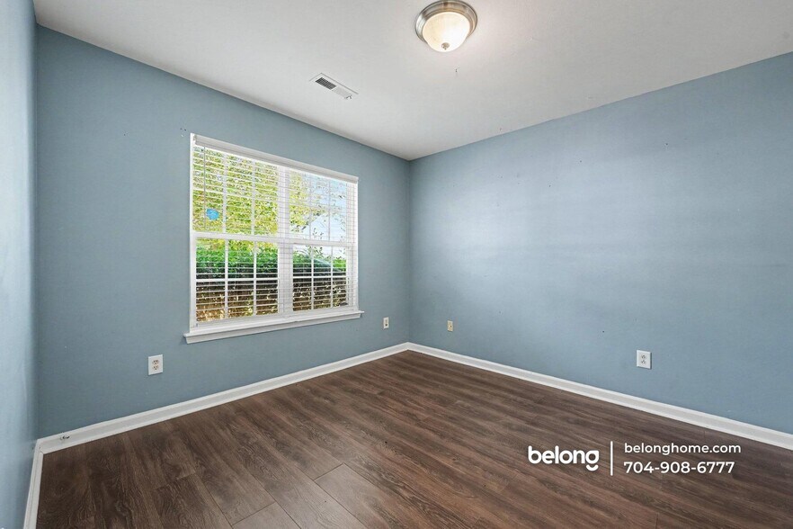 Building Photo - 515 Tansy Dr